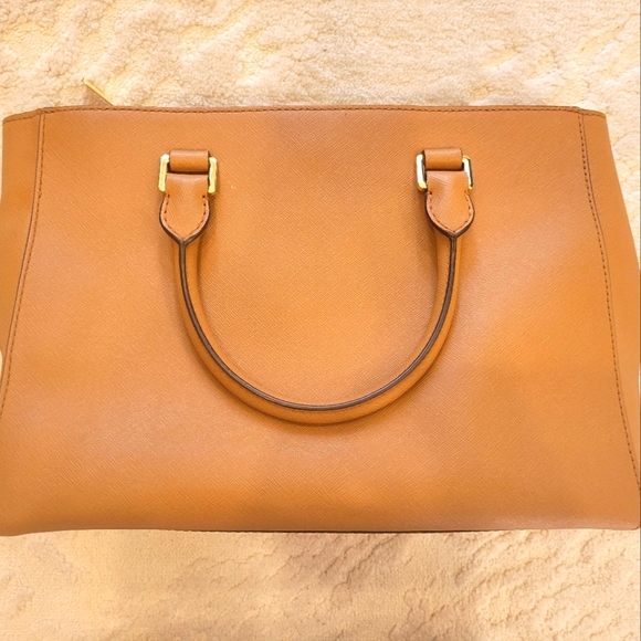Michael Kors Kellen Crossbody Satchel in Tan - Picture 4 of 6